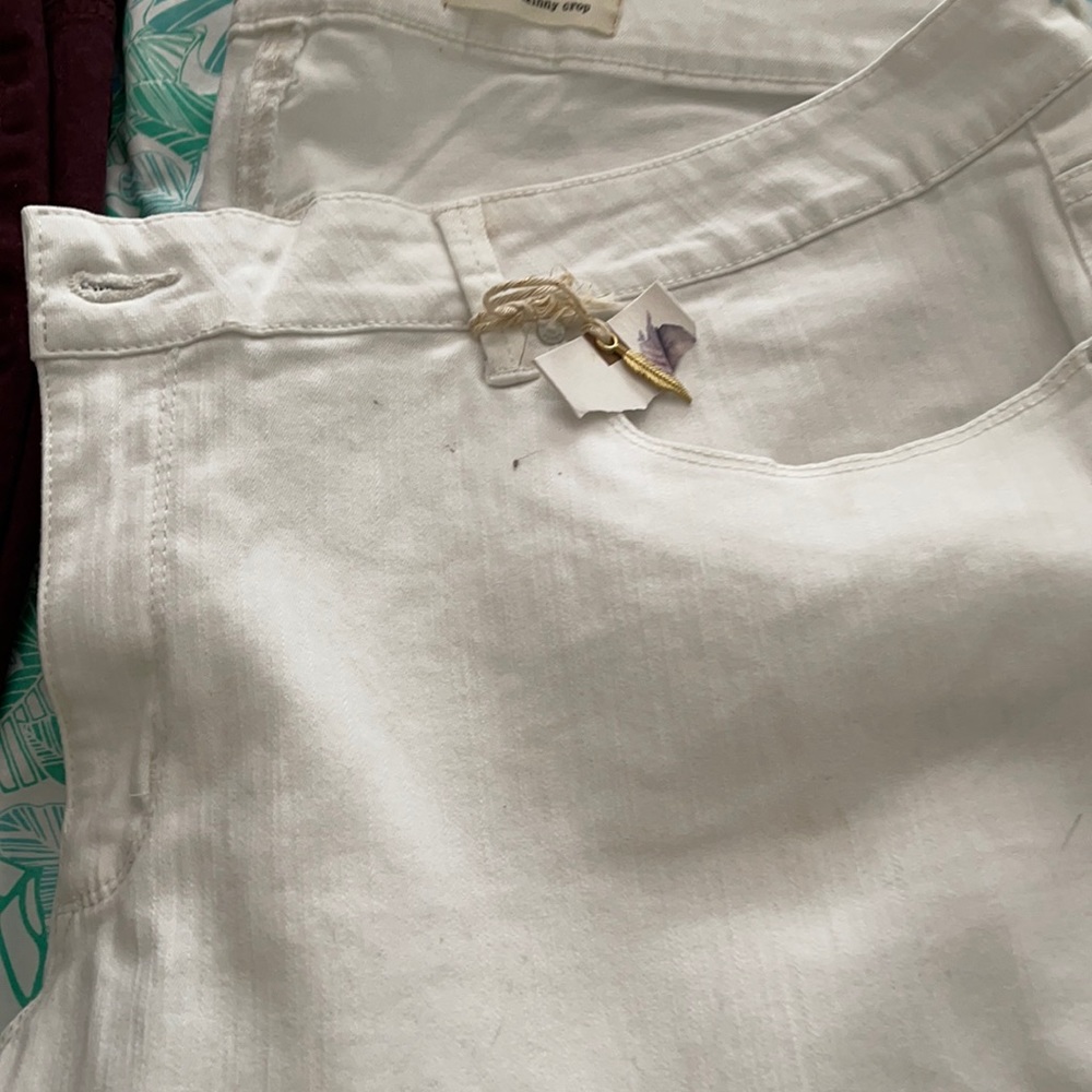 Jessica Simpson skinny crop